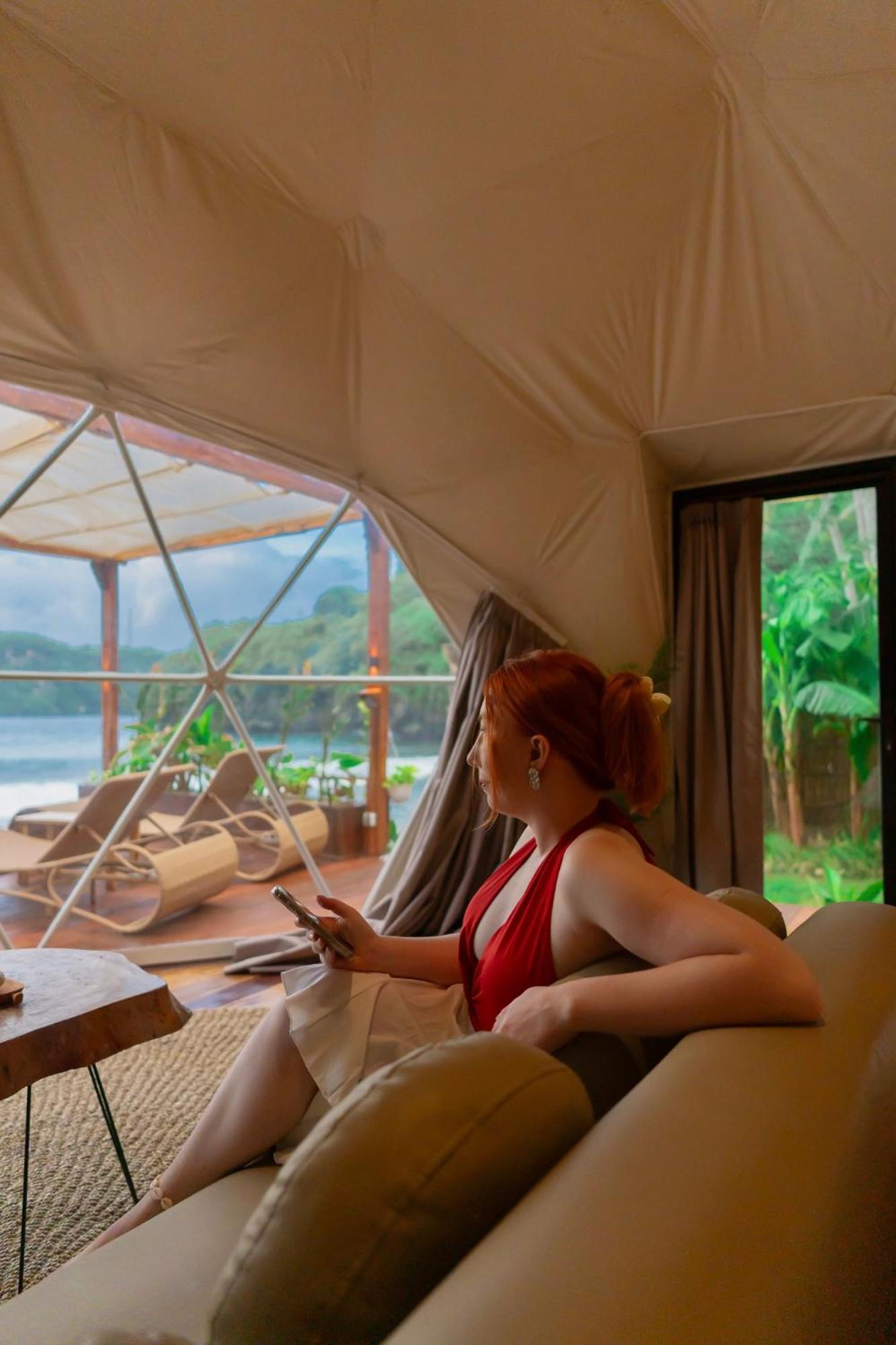 Beachfront Luxury Dome Villas - Gamat Bay Resort Nusa Penida Exterior foto