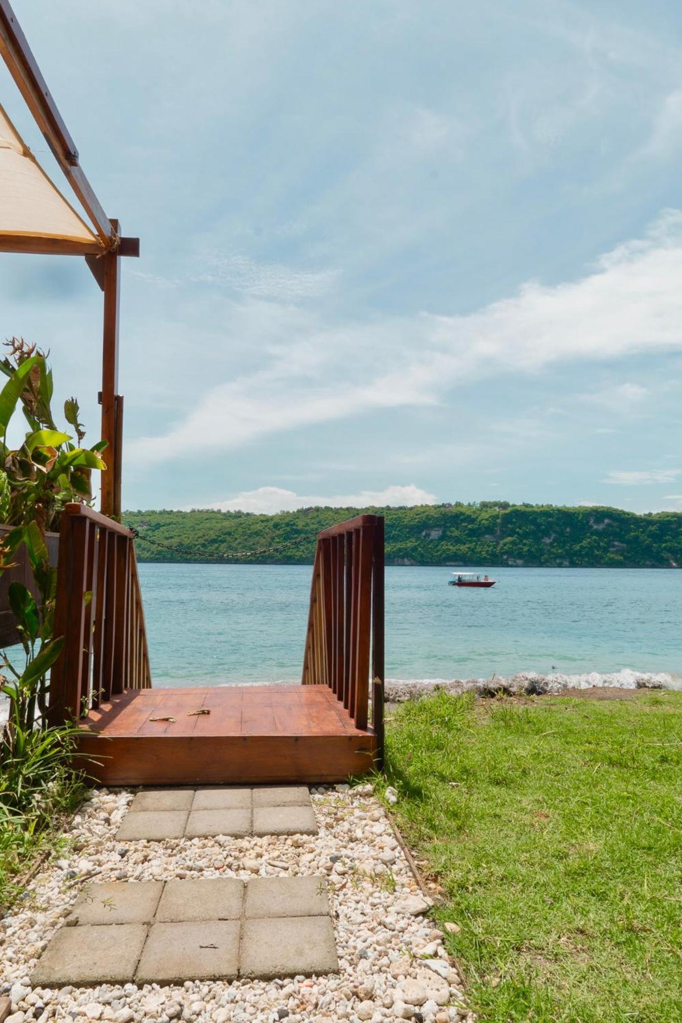 Beachfront Luxury Dome Villas - Gamat Bay Resort Nusa Penida Exterior foto